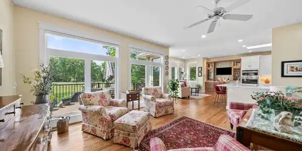 Image 4: 22-web-or-mls-DSC08442