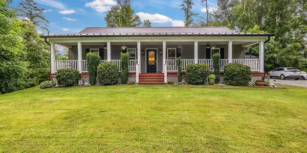 1106 Little Smoky Road