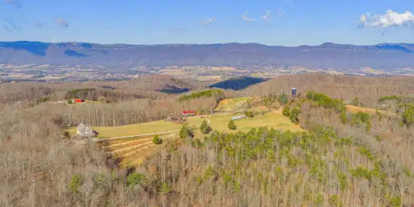 Image 4: 52-web-or-mls-264 Victory Cross Road-52