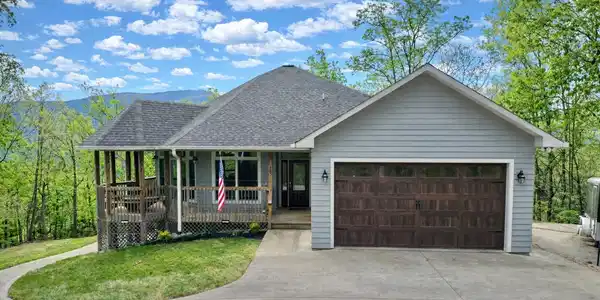 Image 2: 2932 Mockingbird Way, Sevierville, TN