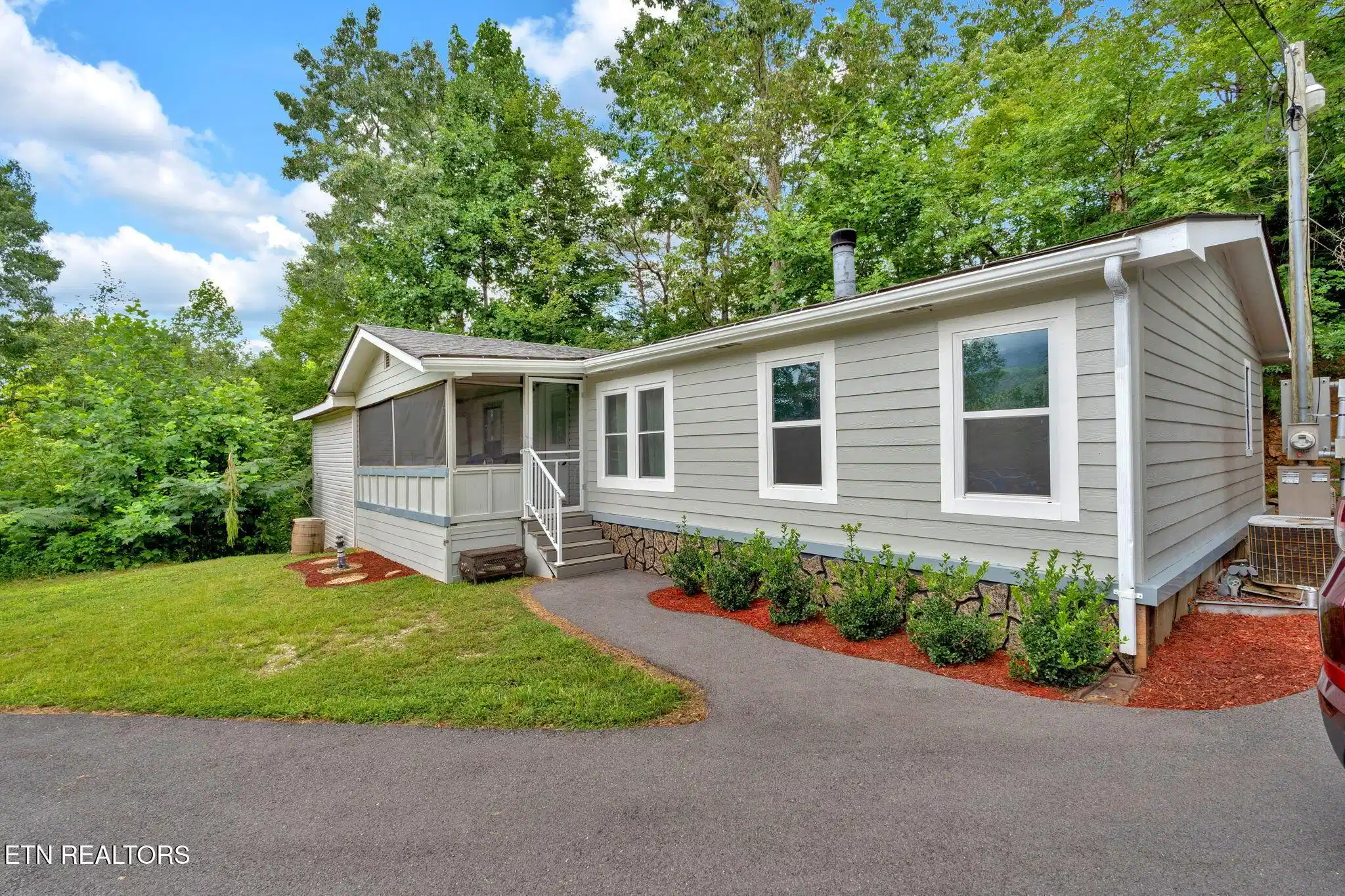 Image 1: 29-web-or-mls-JH 20250806-265