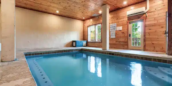 Image 4: pool