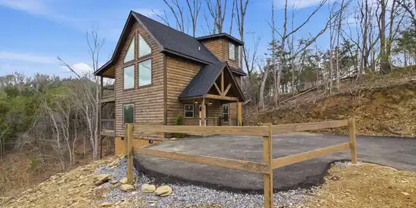 Image 3: Angle View
