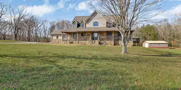 Image 4: Front of House
