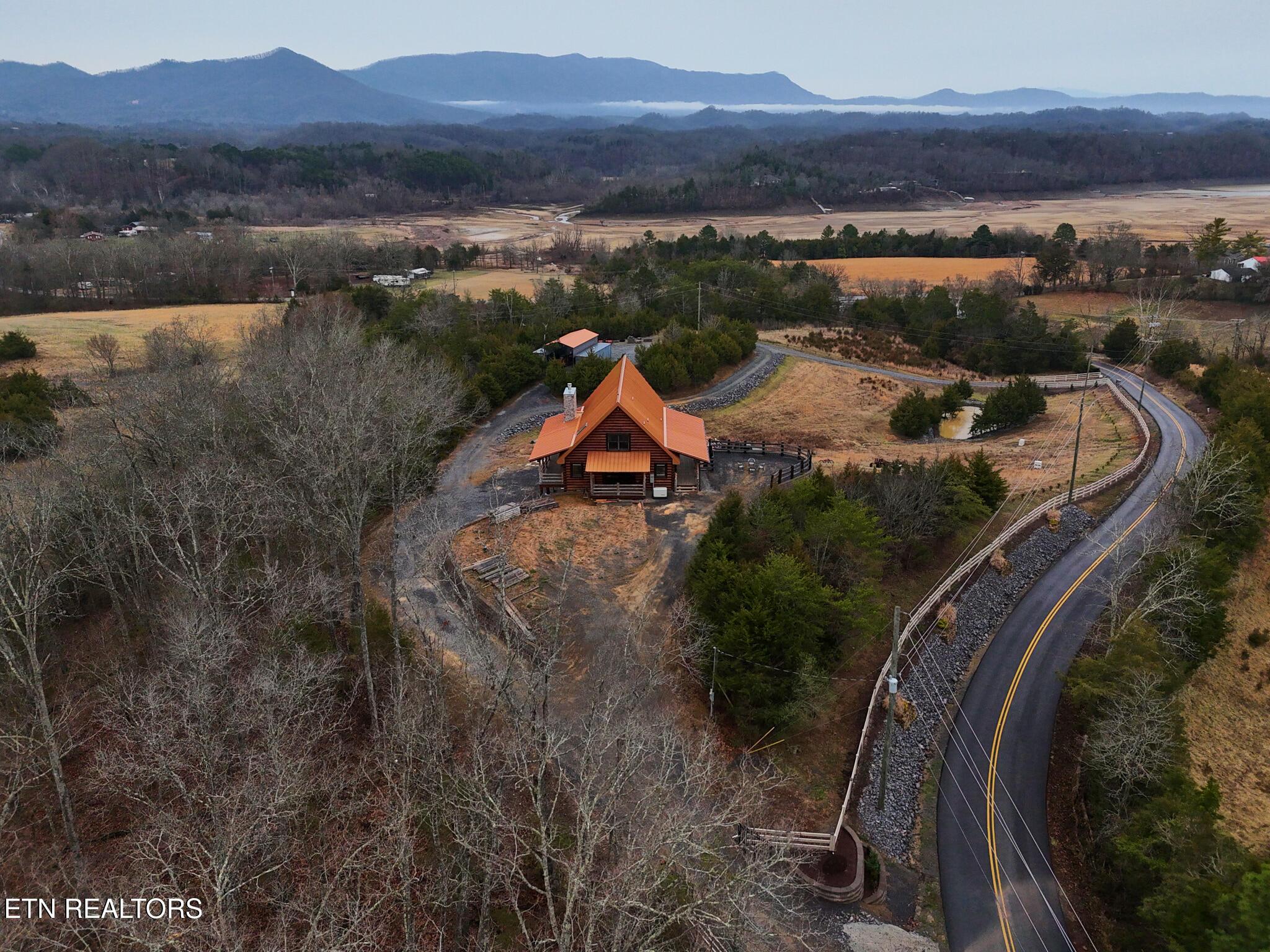 Image 3: 1410 Swannsylvania Rd Dandridge, TN
