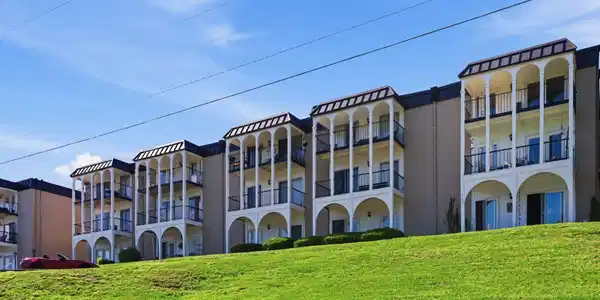 5709 Lyons View Pike