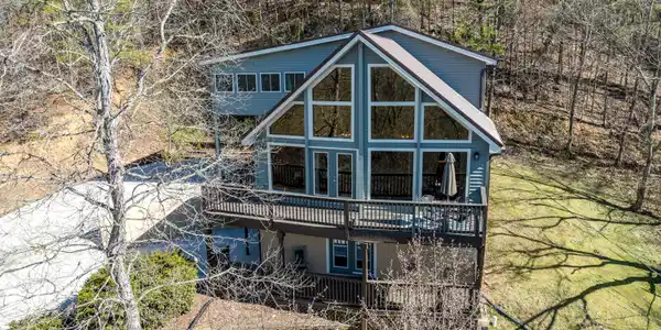 2201 Applewood Rd