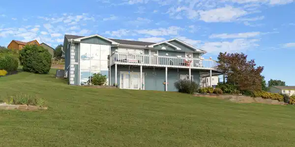 926 Hilltop Lane