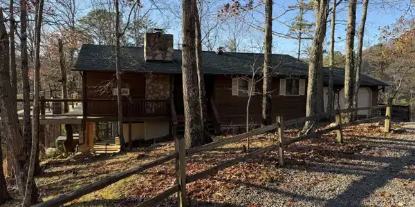 1001 Old Laurel Lane
