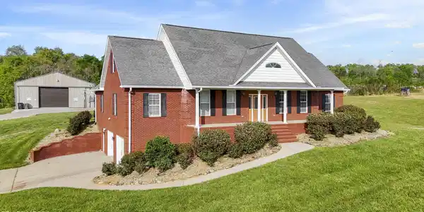3017 Hardy Rd