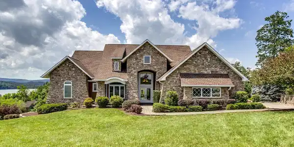 216 Majestic View Drive