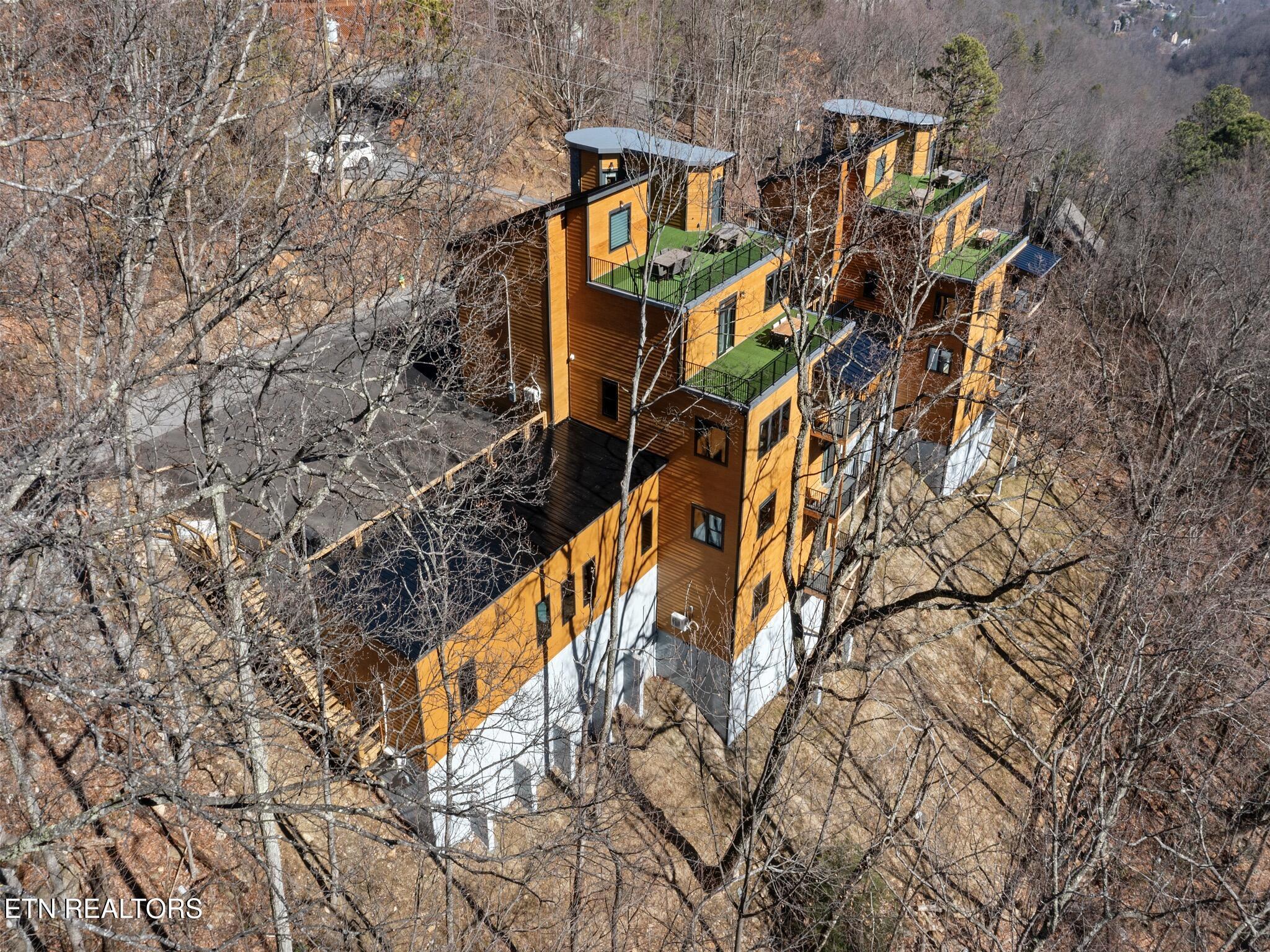 Image 4: 1257 Bavarian Way_127