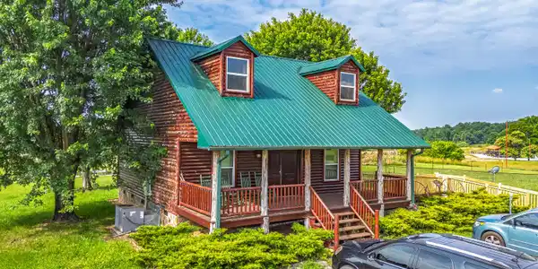 7825 Blue Springs Pkwy