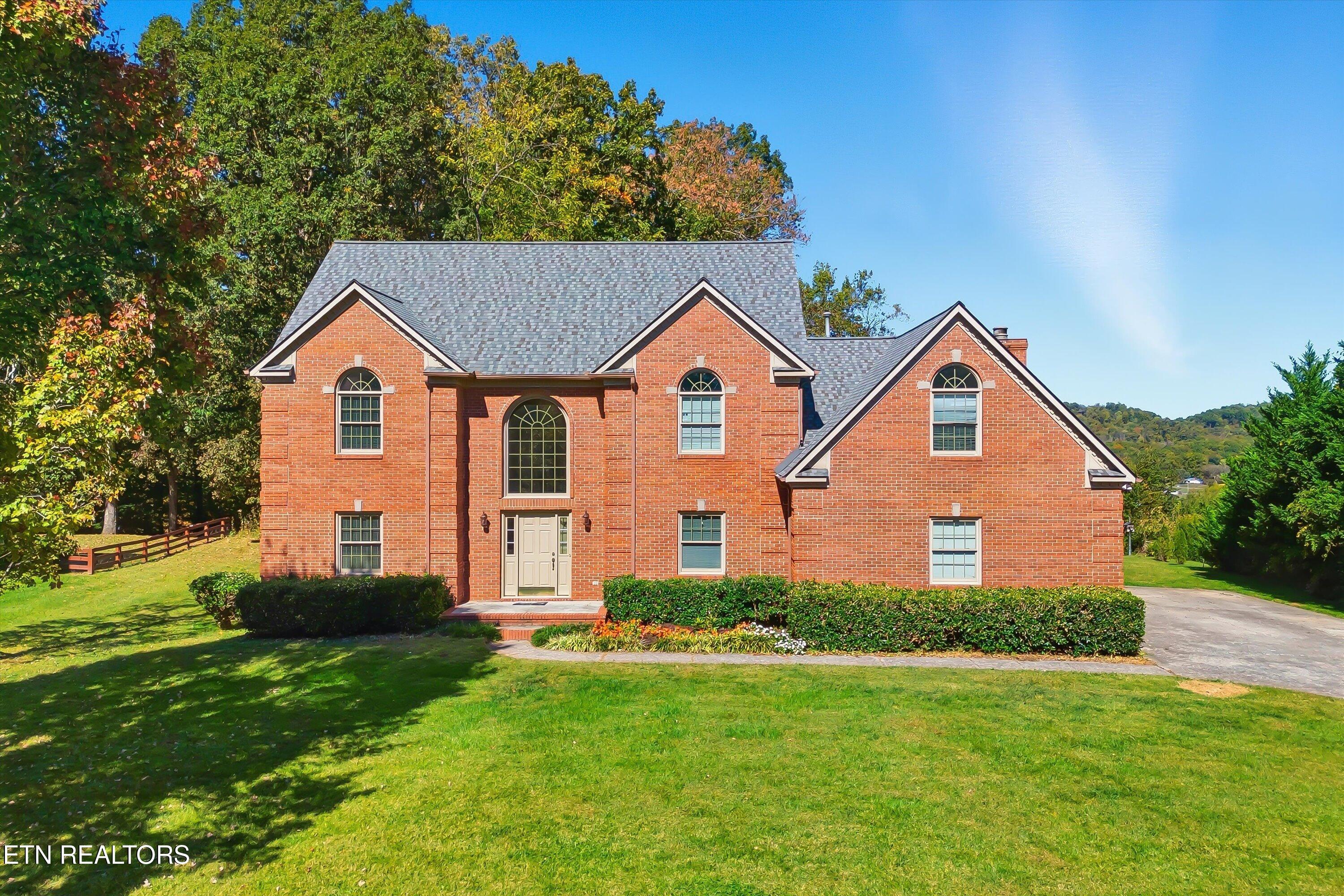 Image 1: 01-17 Raintree Place-1