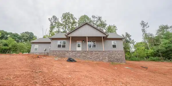 844 Pinebrooke Drive