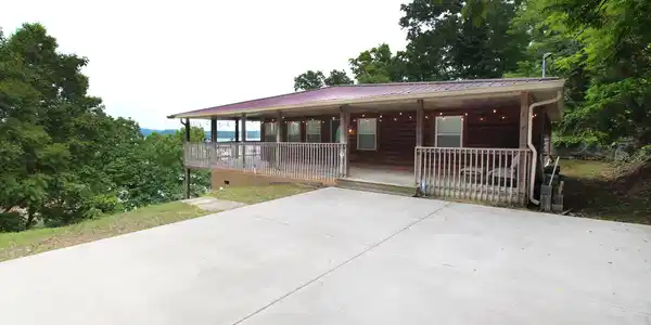 233 Sequoyah Tr