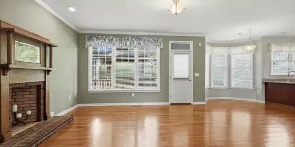 Image 2: Living Room