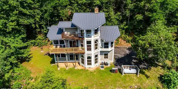 1406 Garrett Place