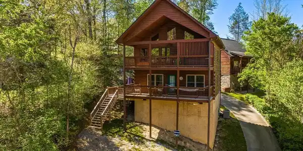 2606 Stonebrook Drive