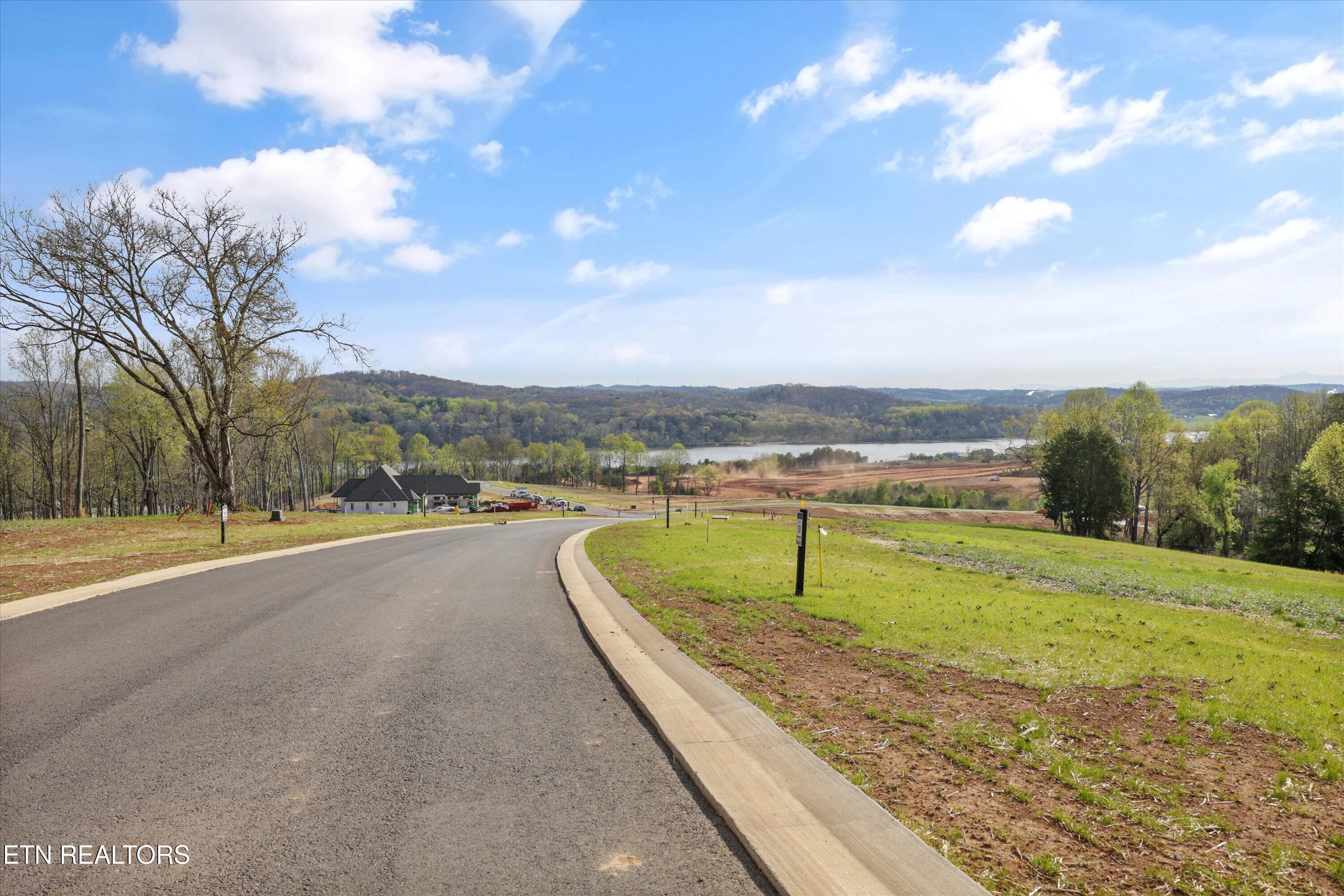 Image 2: 6-4080 Old Dogwood Trail01