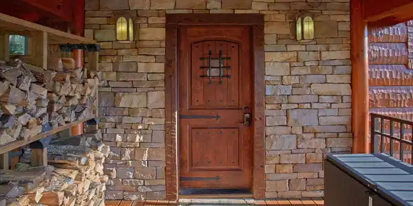 Image 3: es-forever-young-front-door