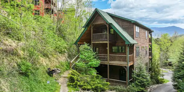 714 Mountain Stream Way