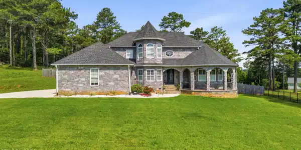 Image 3: Front of the house