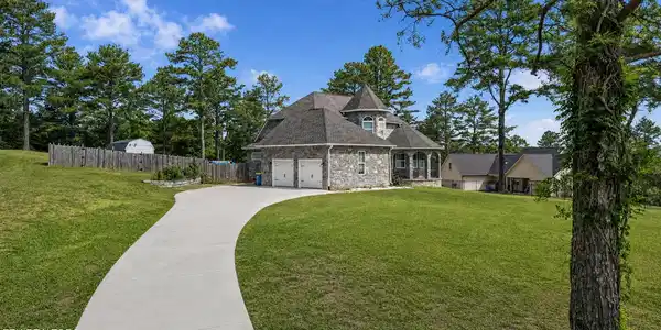 Image 4: Front of the house