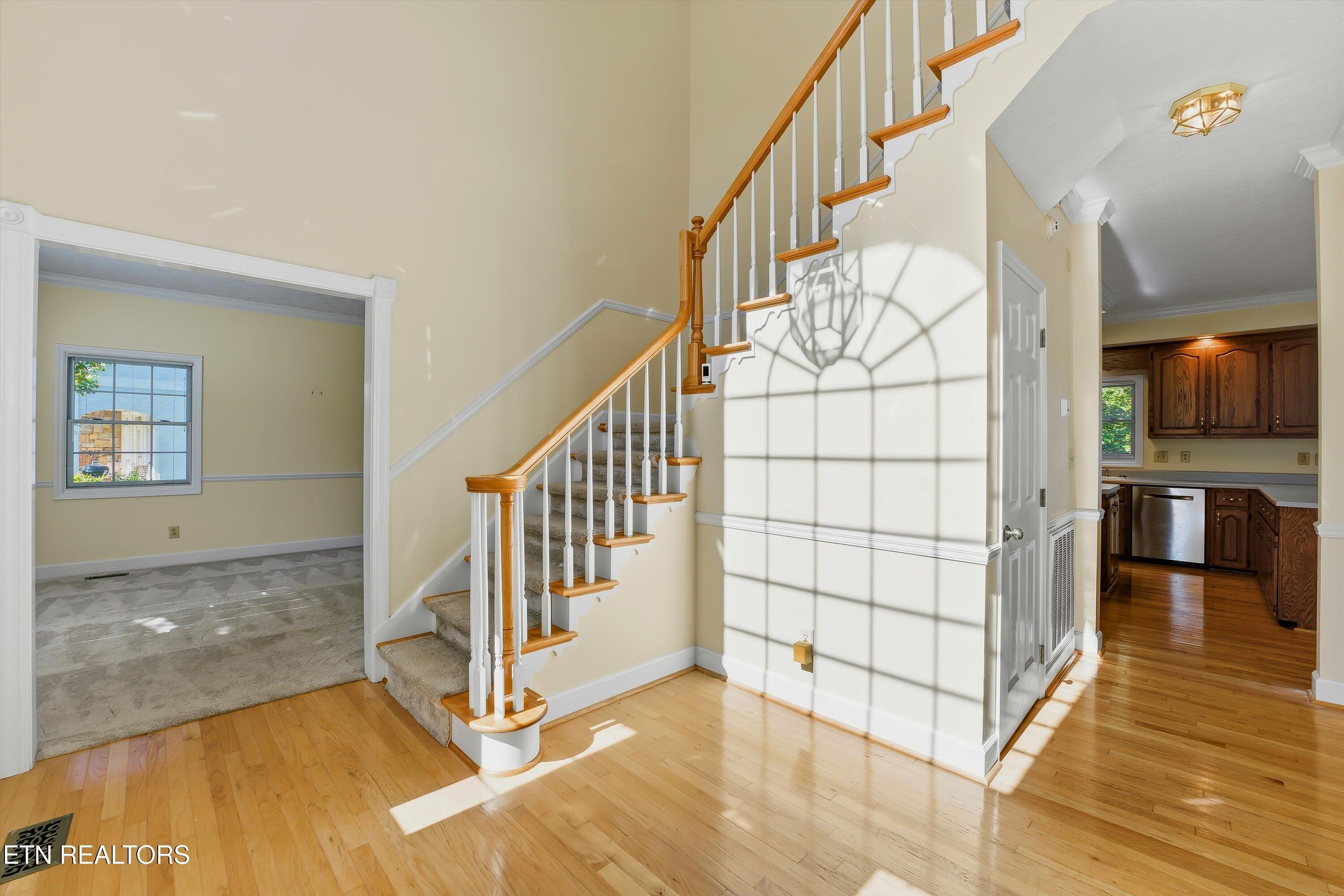 Image 3: 05-17 Raintree Place-5