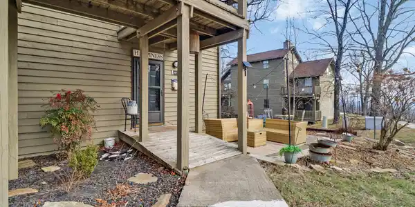 365 Moytoy Rd