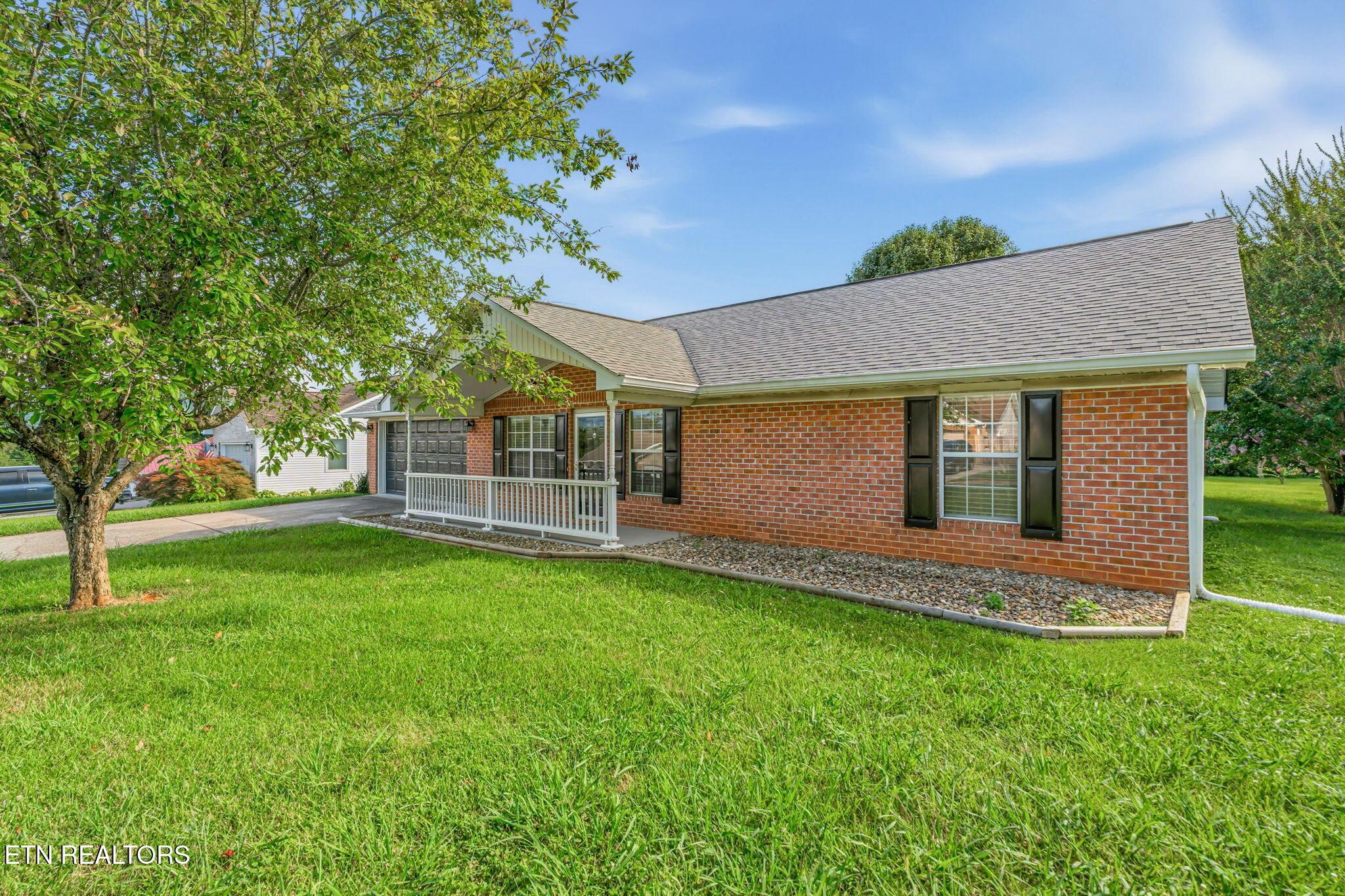 Image 2: 5-web-or-mls-741 Meadow Ridge Drive-37