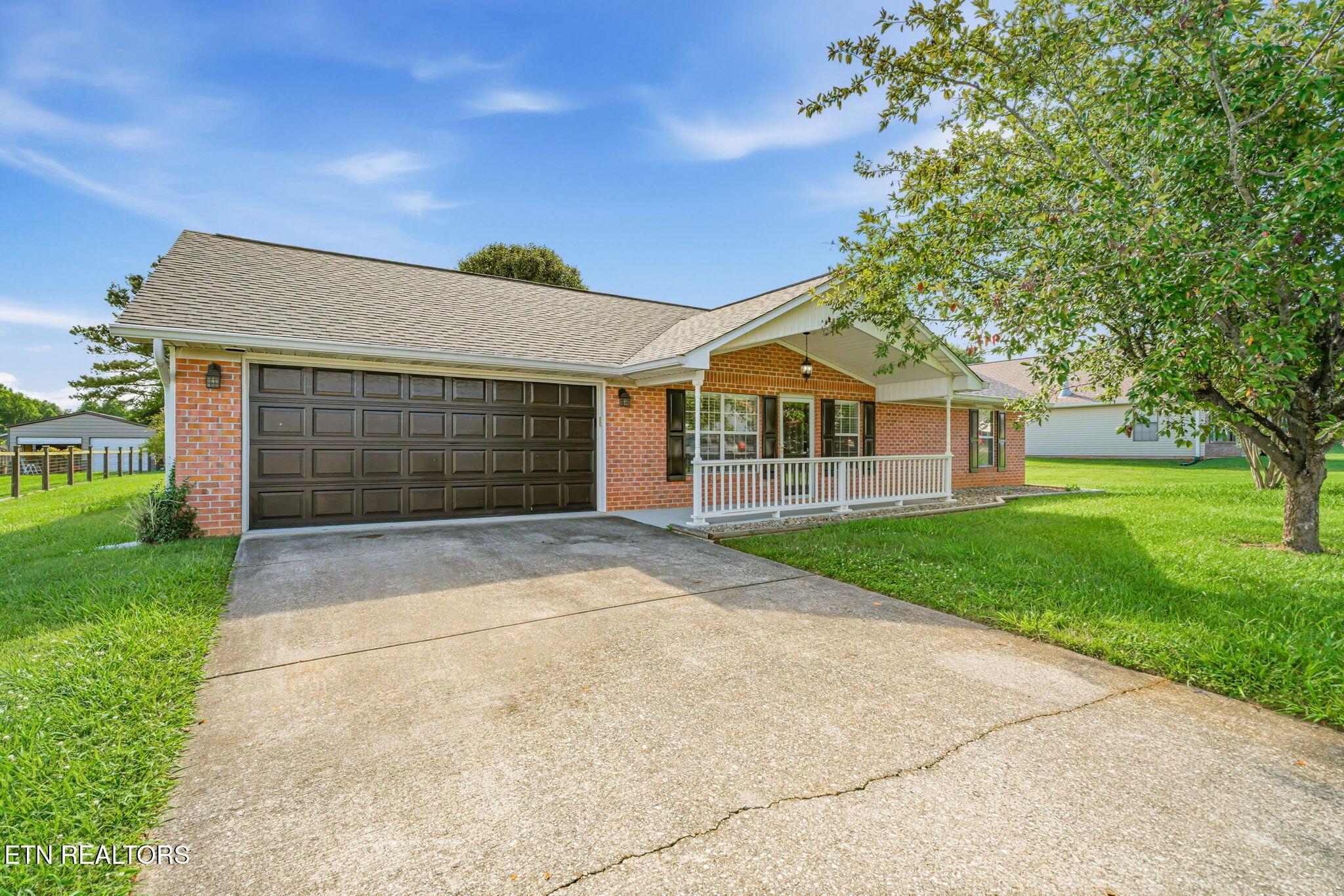 Image 3: 7-web-or-mls-741 Meadow Ridge Drive-32