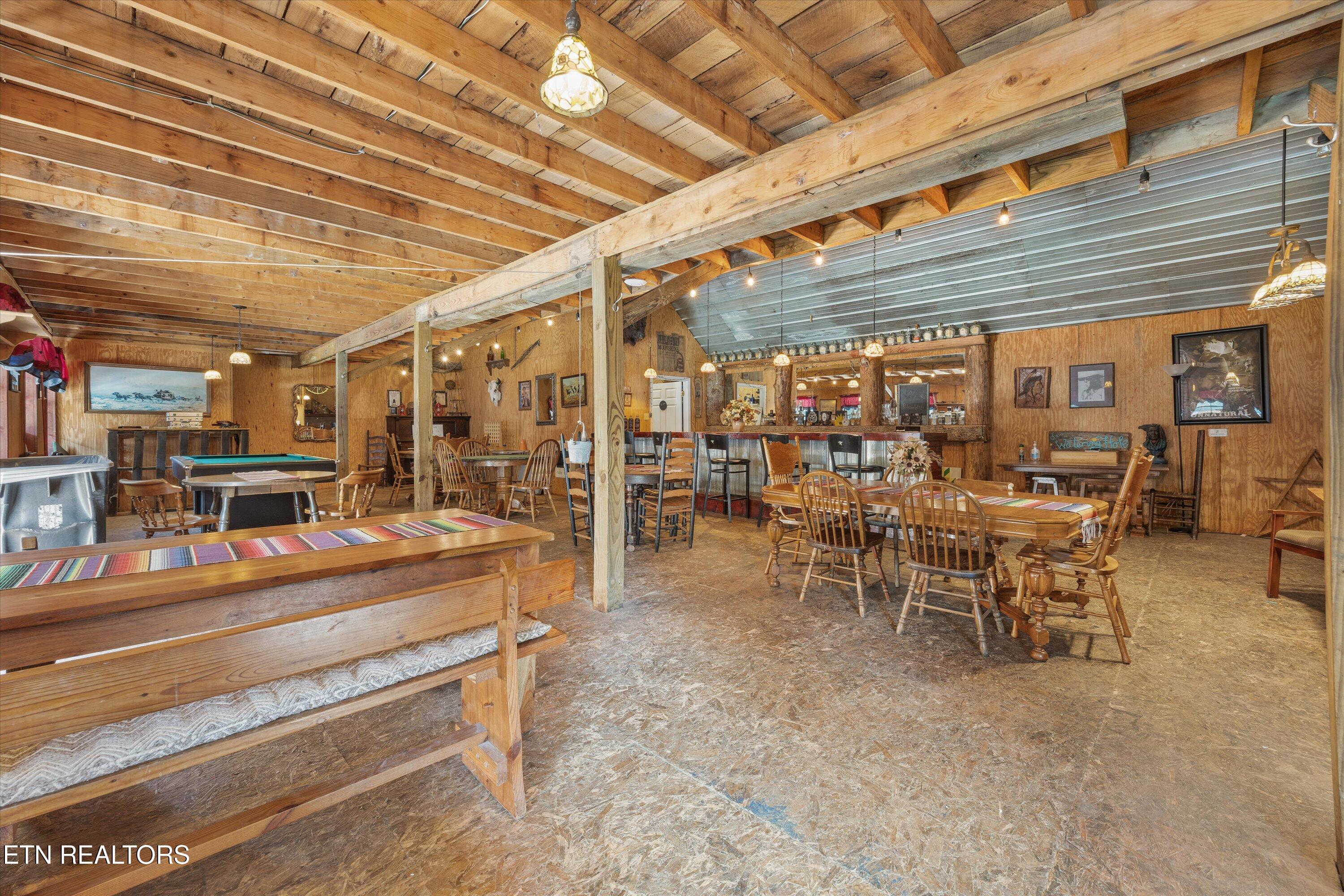 Image 3: saloon