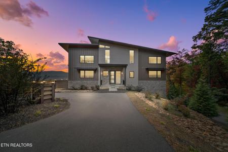 3047 Mountaineer Trail