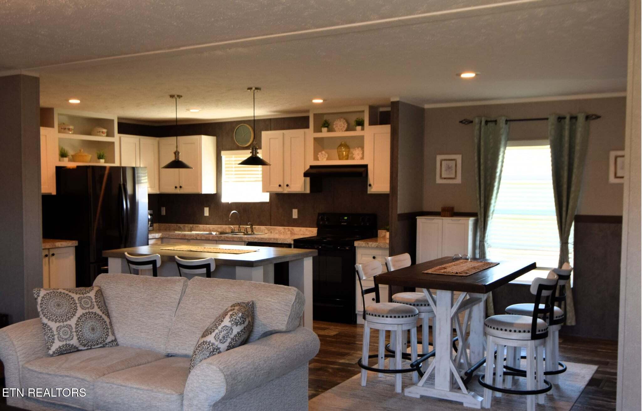 Image 4: 4d3aa673-a2d3-468d-b9df-07627fa33d33