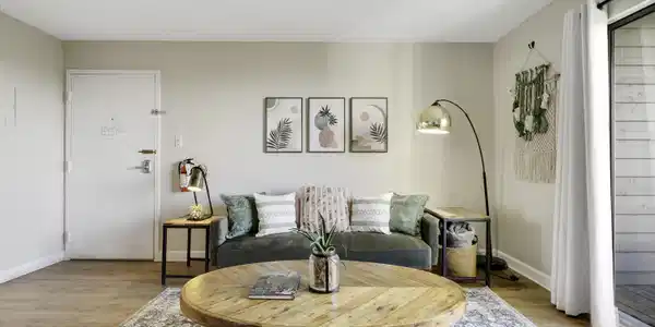 Image 3: Living Area