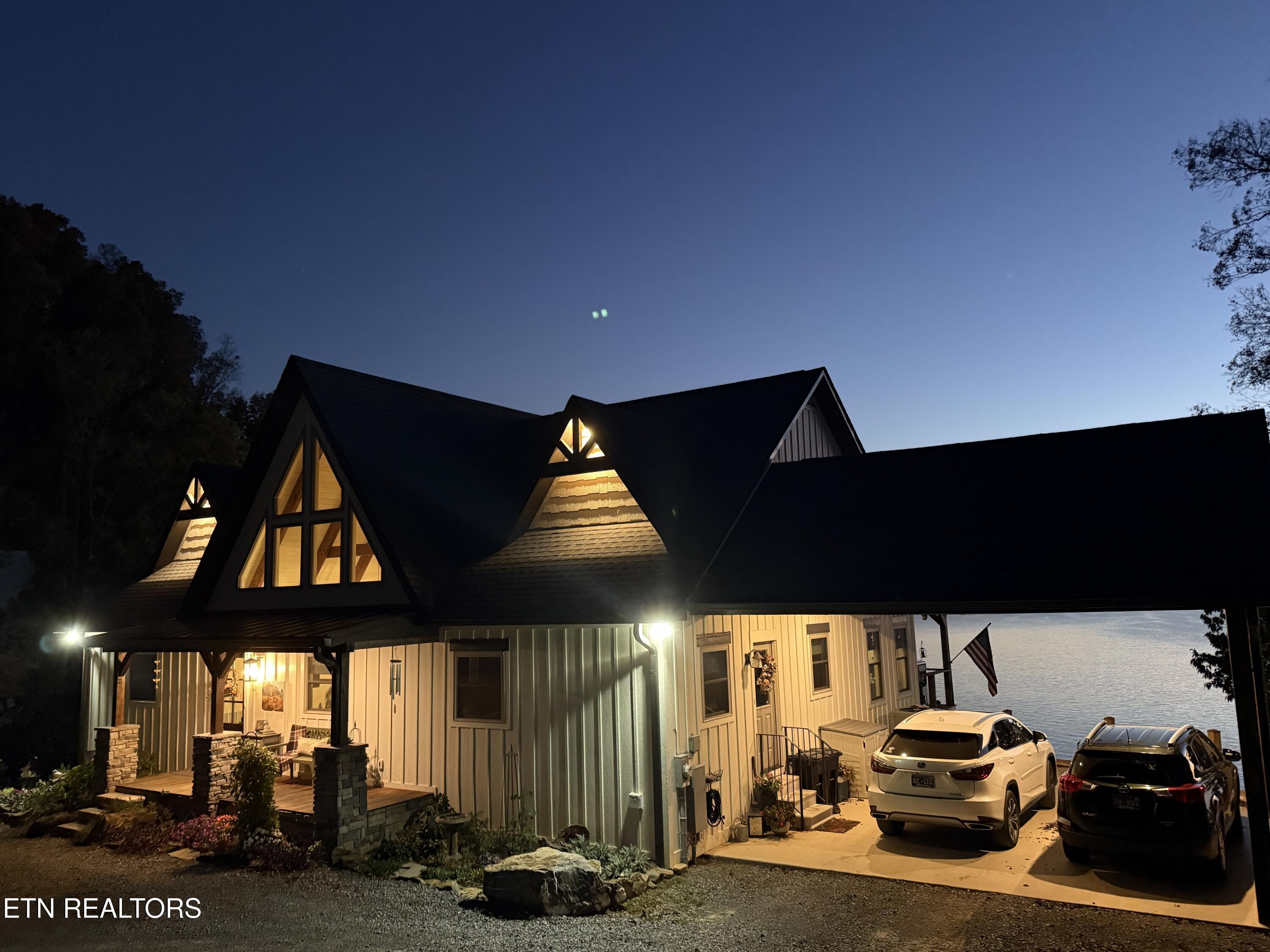 Image 3: Evening Exterior