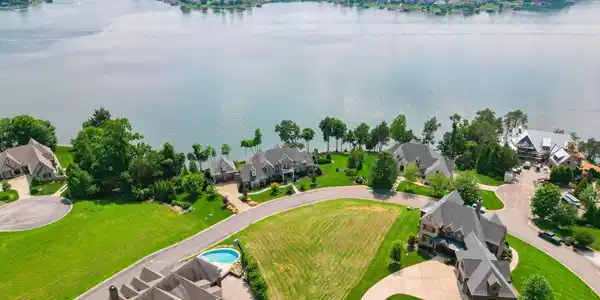 1285 Castaway Lane