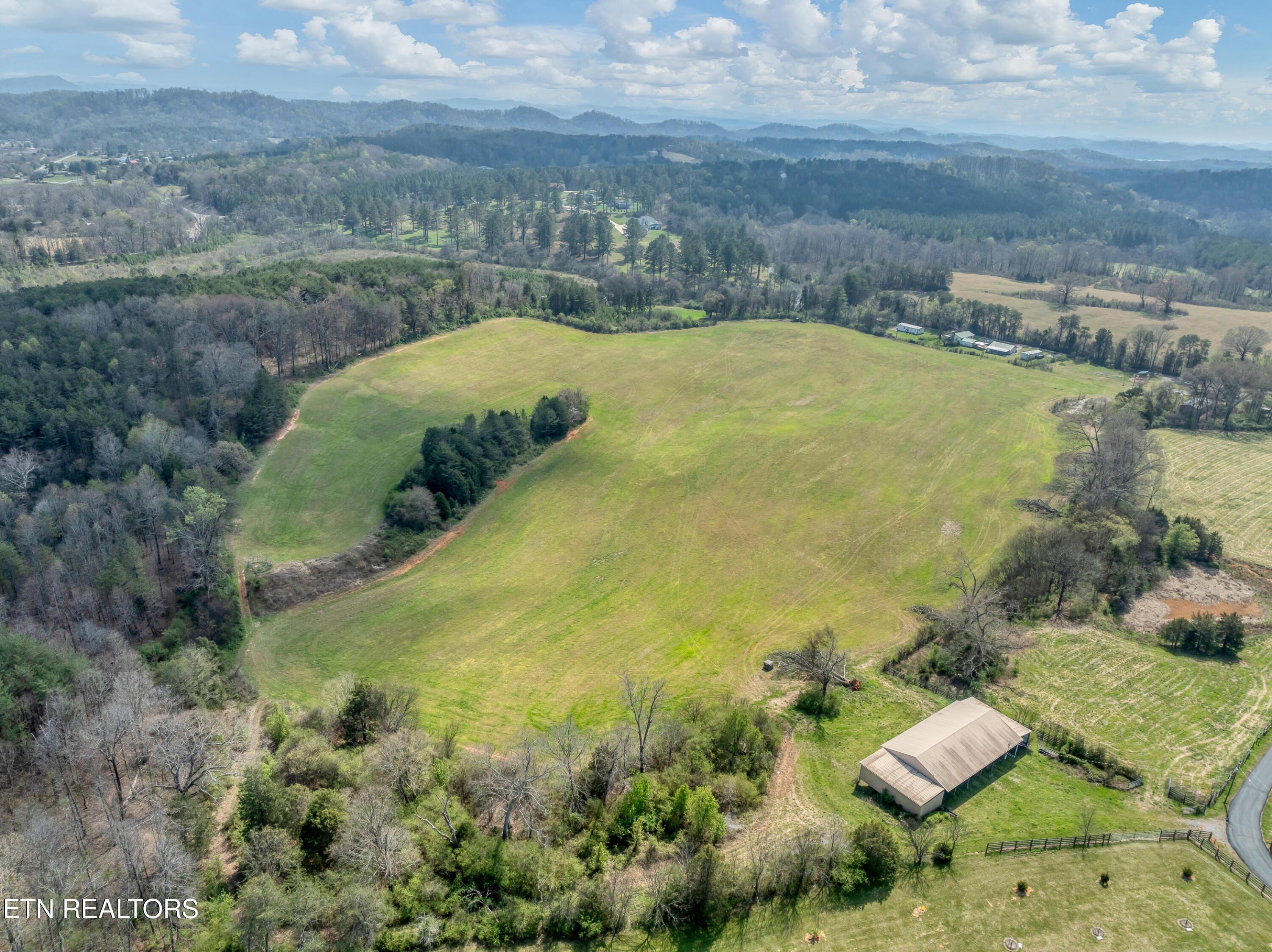 Image 2: HUGE POLE BARN AND RV PARKING
