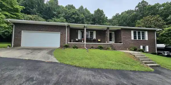 960 Boones Path Rd