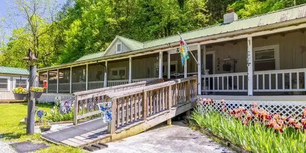 3244 Lost Branch Rd