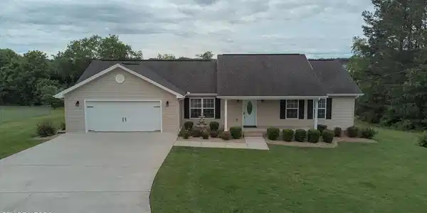 5586 Thompsie Drive