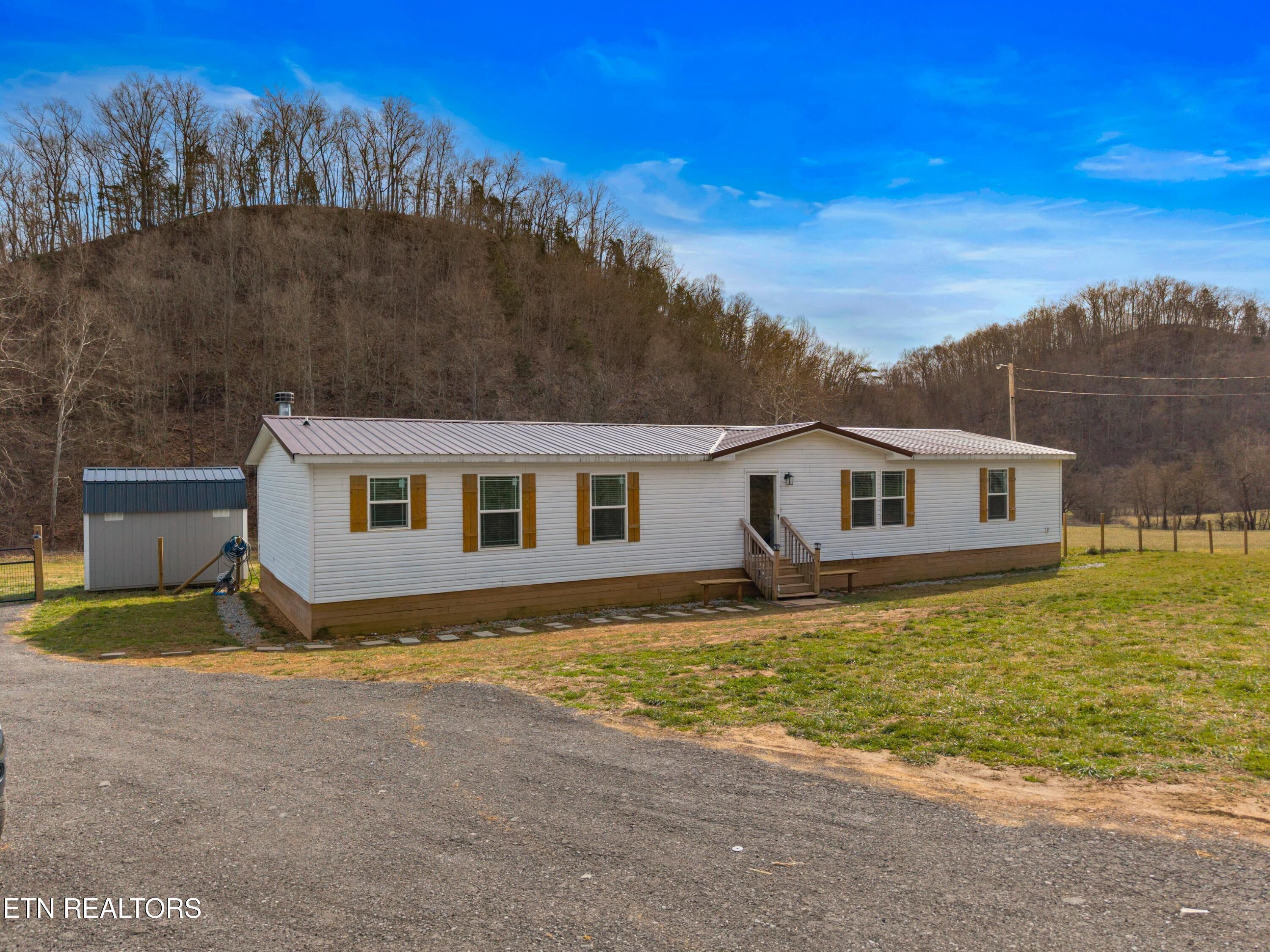 Image 4: 004-2484UpperCaneyValley-Tazewell-TN-378