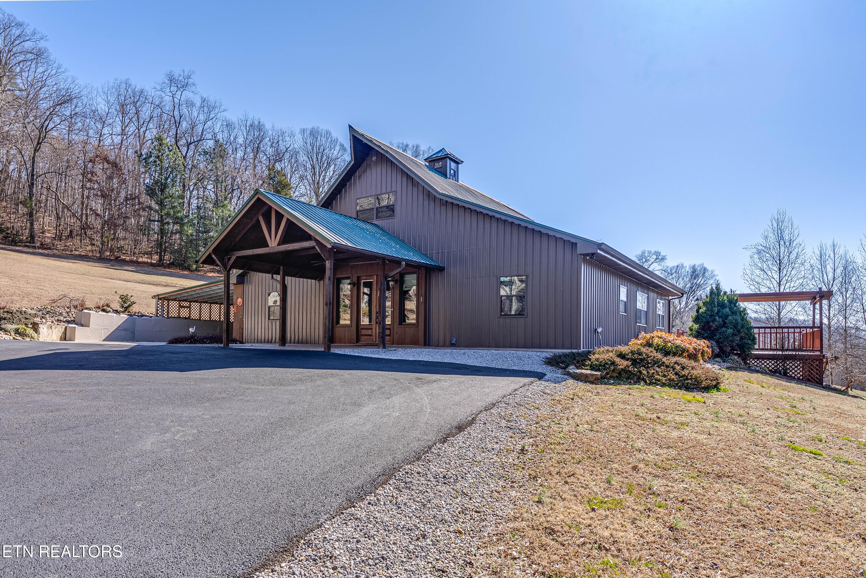 Image 3: 029-Barn A1