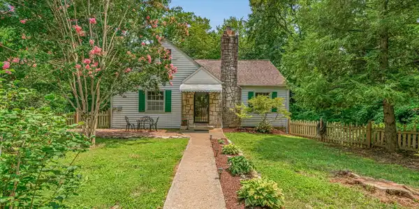 904 Lester Rd