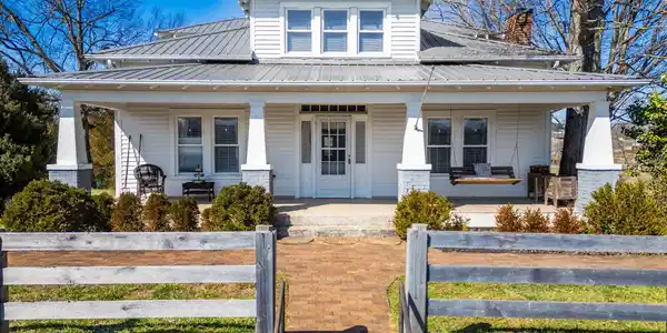1542 Boyds Creek Hwy