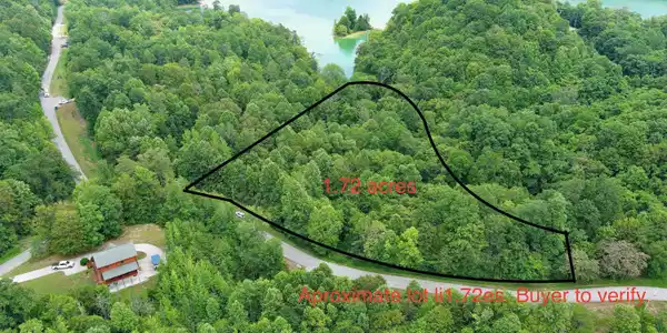 Image 2: Lot lines Approximate