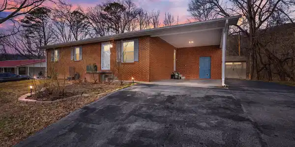 121 Rosemont Lane