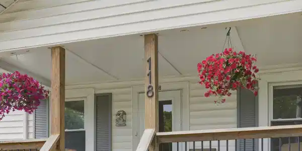 118 Woody Ave