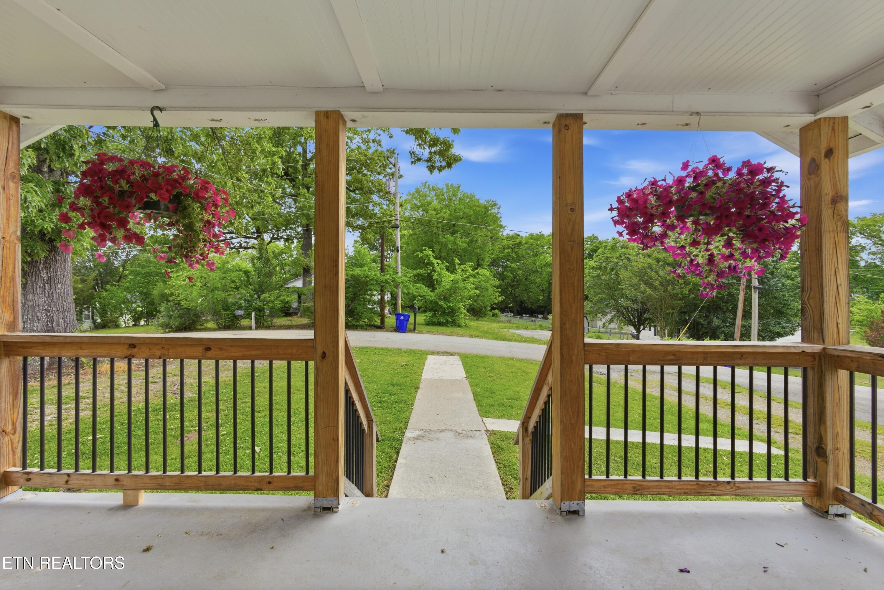 Image 3: Porch